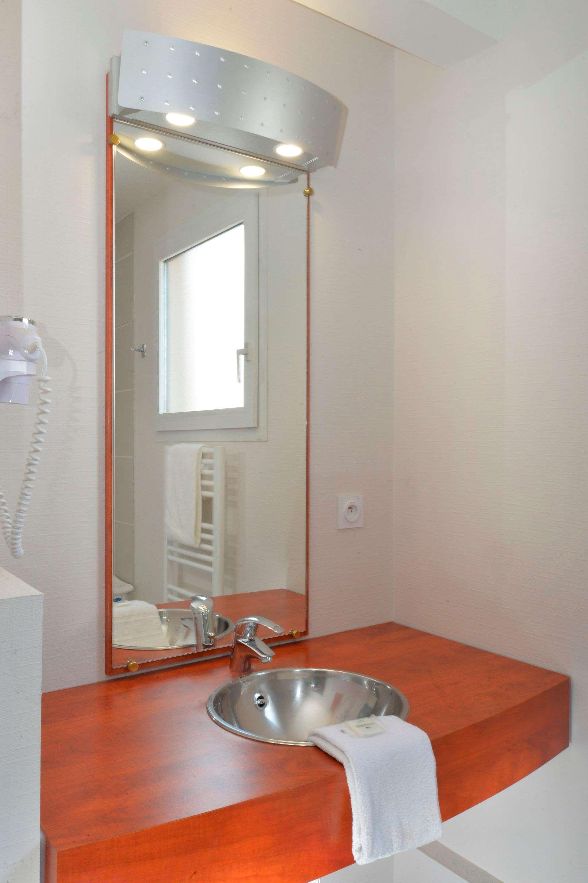 Brit Hotel Orleans St Jean De Braye - L'Antares แซงต์-ฌอง-เดอ-เบรย์ ภายนอก รูปภาพ
