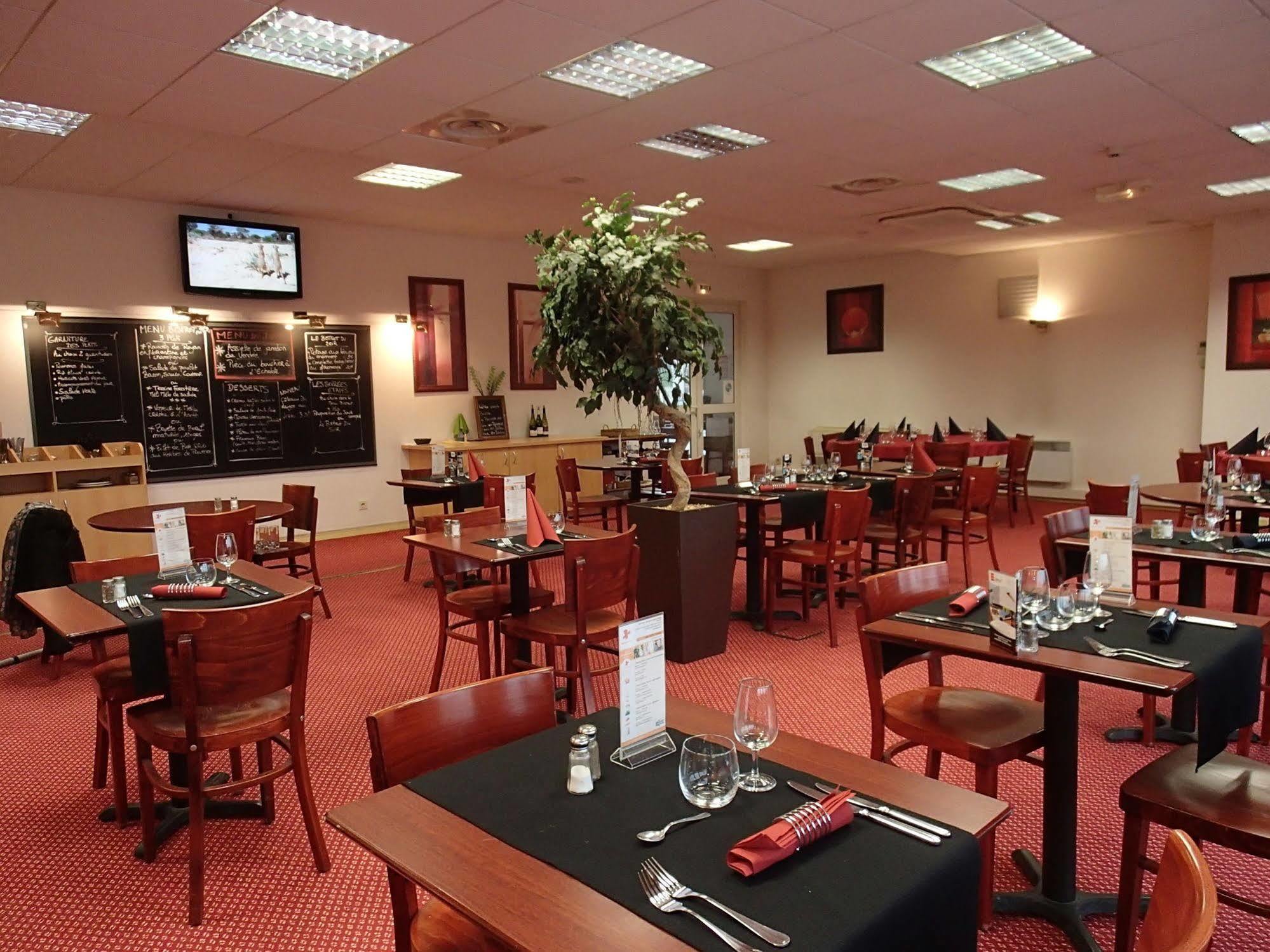 Brit Hotel Orleans St Jean De Braye - L'Antares แซงต์-ฌอง-เดอ-เบรย์ ภายนอก รูปภาพ