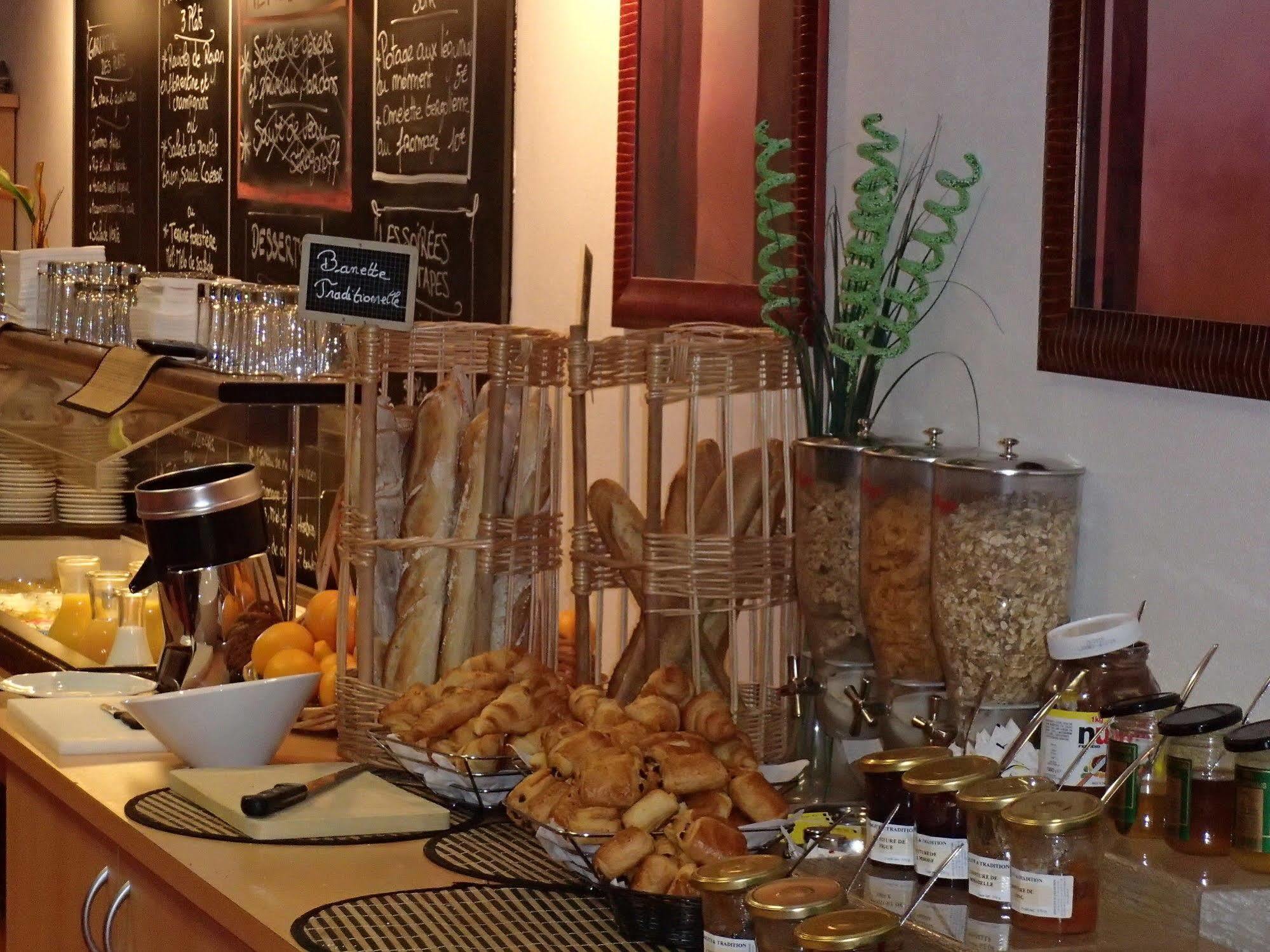 Brit Hotel Orleans St Jean De Braye - L'Antares แซงต์-ฌอง-เดอ-เบรย์ ภายนอก รูปภาพ